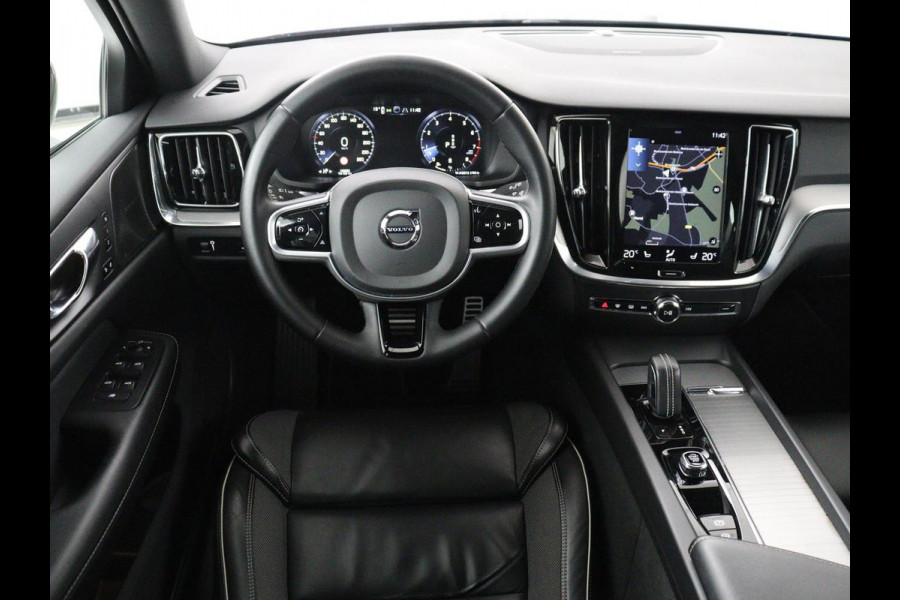 Volvo V60 2.0 B3 R-Design | Panoramadak | Trekhaak | Leder | Memory | Stuur/stoel verwarming | Harman/Kardon | Camera | Adaptive cruise | Carplay |
