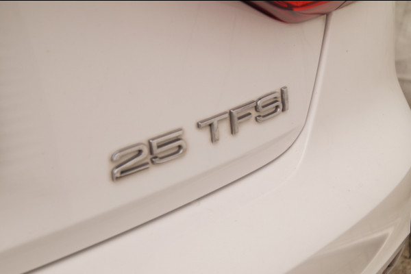 Audi A1 Sportback 25 TFSI 95pk Epic Edition -AIRCO-CARPLAY-DIGI-DAB-