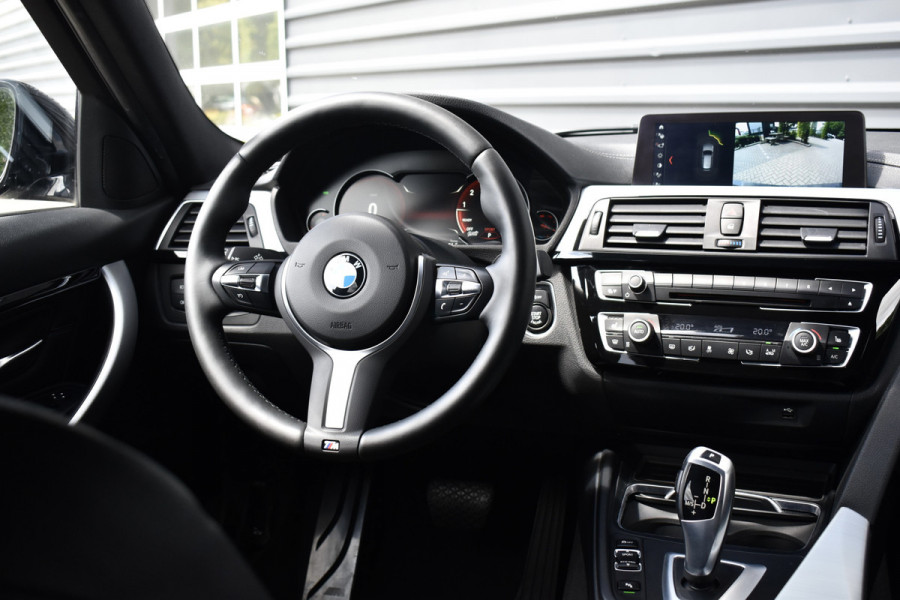 BMW 3 Serie Touring 320i M Sport Shadow | Virtual Cockpit | Achteruitrijcamera | Groot Navi | HiFi |