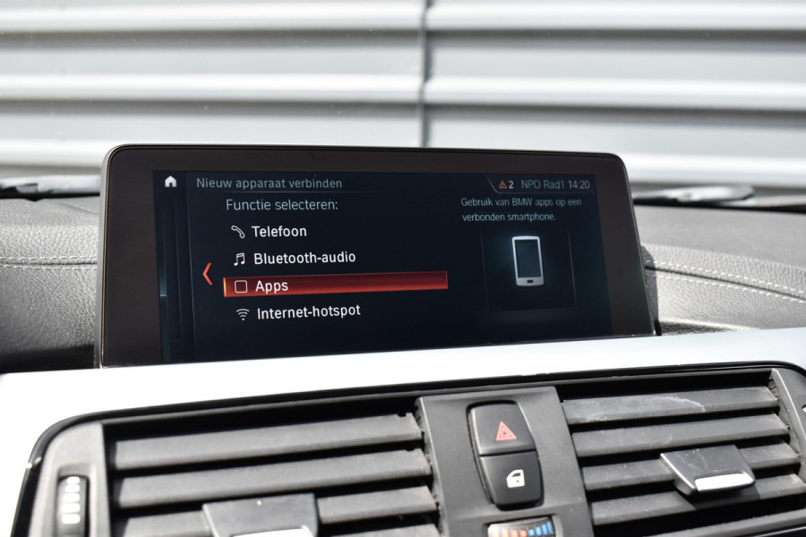 BMW 3 Serie Touring 320i M Sport Shadow | Virtual Cockpit | Achteruitrijcamera | Groot Navi | HiFi |