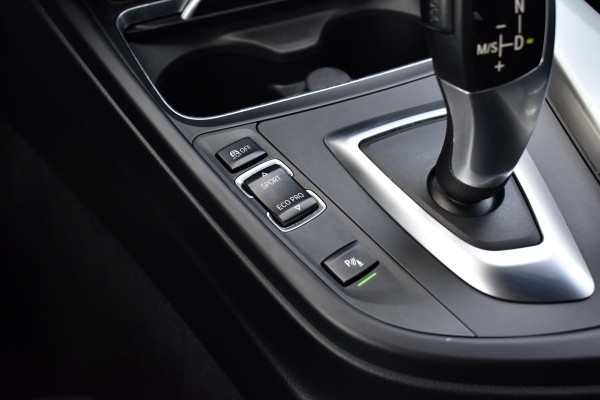 BMW 3 Serie Touring 320i M Sport Shadow | Virtual Cockpit | Achteruitrijcamera | Groot Navi | HiFi |