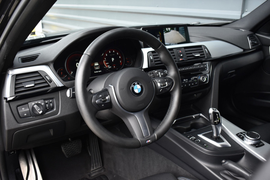 BMW 3 Serie Touring 320i M Sport Shadow | Virtual Cockpit | Achteruitrijcamera | Groot Navi | HiFi |