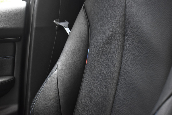BMW 3 Serie Touring 320i M Sport Shadow | Virtual Cockpit | Achteruitrijcamera | Groot Navi | HiFi |
