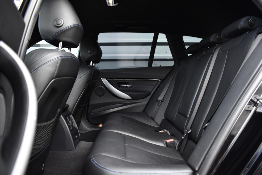 BMW 3 Serie Touring 320i M Sport Shadow | Virtual Cockpit | Achteruitrijcamera | Groot Navi | HiFi |