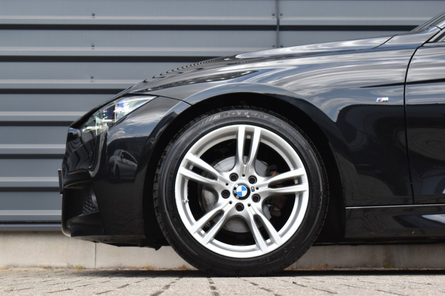 BMW 3 Serie Touring 320i M Sport Shadow | Virtual Cockpit | Achteruitrijcamera | Groot Navi | HiFi |