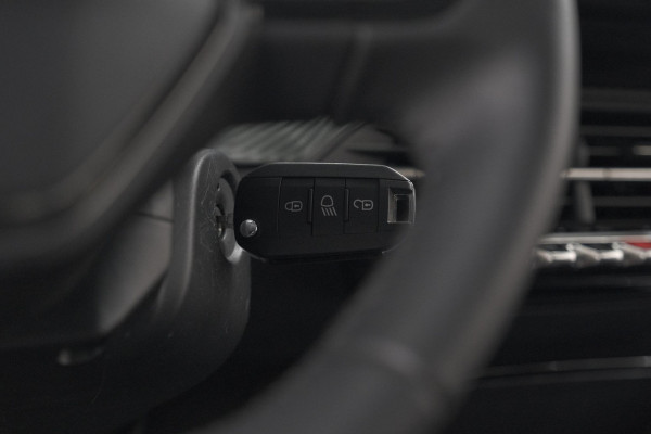 Peugeot 208 PureTech 100 Style | Navigatie | Cruise Control | Apple Carplay