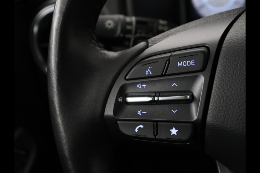 Hyundai Kona EV Premium 64 KWh | SOH 96.2% | Leder | Trekhaak | Head-up | Stoelventilatie | Stuur/stoel verwarming | Adaptive cruise | Camera | Park assist | Carplay | Dodehoek detectie | Krell sound |