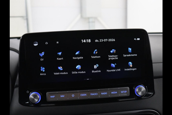 Hyundai Kona EV Premium 64 KWh | SOH 96.2% | Leder | Trekhaak | Head-up | Stoelventilatie | Stuur/stoel verwarming | Adaptive cruise | Camera | Park assist | Carplay | Dodehoek detectie | Krell sound |