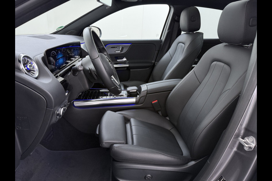 Mercedes-Benz GLA 200 Luxury // Panorama dak // Distronic // Memory Stoelen // MultiBeam LED // Rijassistentie pakket // Sfeerverlichting // Camer
