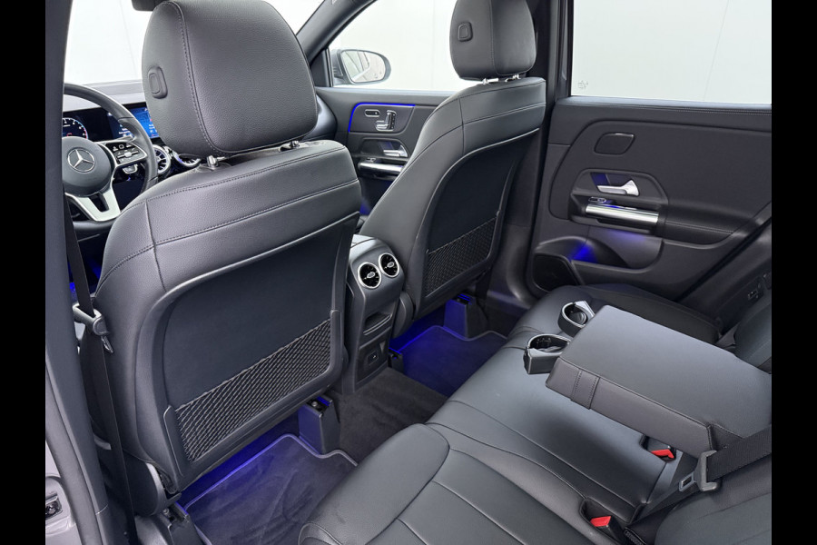 Mercedes-Benz GLA 200 Luxury // Panorama dak // Distronic // Memory Stoelen // MultiBeam LED // Rijassistentie pakket // Sfeerverlichting // Camer