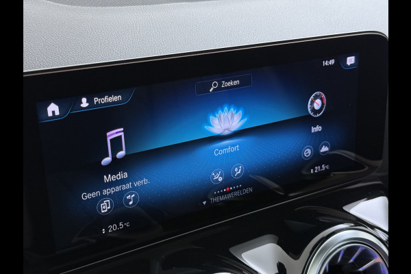 Mercedes-Benz GLA 200 Luxury // Panorama dak // Distronic // Memory Stoelen // MultiBeam LED // Rijassistentie pakket // Sfeerverlichting // Camer