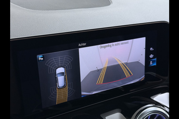 Mercedes-Benz GLA 200 Luxury // Panorama dak // Distronic // Memory Stoelen // MultiBeam LED // Rijassistentie pakket // Sfeerverlichting // Camer