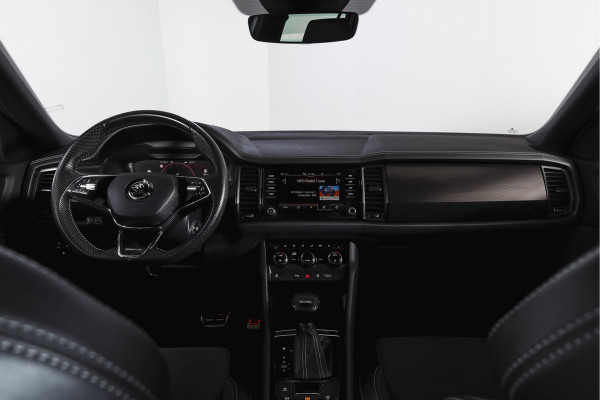 Škoda Kodiaq 1.5 TSI 150 PK Sportline Business Orig. NL | Elek. Trekhaak | Dig. Cockpit | Adapt. Cruise | Stoelverw. | PDC | Camera | NAV + App. Connect | ECC | Elek. Klep | LM 19" |