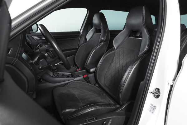 Škoda Kodiaq 1.5 TSI 150 PK Sportline Business Orig. NL | Elek. Trekhaak | Dig. Cockpit | Adapt. Cruise | Stoelverw. | PDC | Camera | NAV + App. Connect | ECC | Elek. Klep | LM 19" |