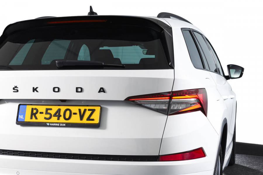 Škoda Kodiaq 1.5 TSI 150 PK Sportline Business Orig. NL | Elek. Trekhaak | Dig. Cockpit | Adapt. Cruise | Stoelverw. | PDC | Camera | NAV + App. Connect | ECC | Elek. Klep | LM 19" |