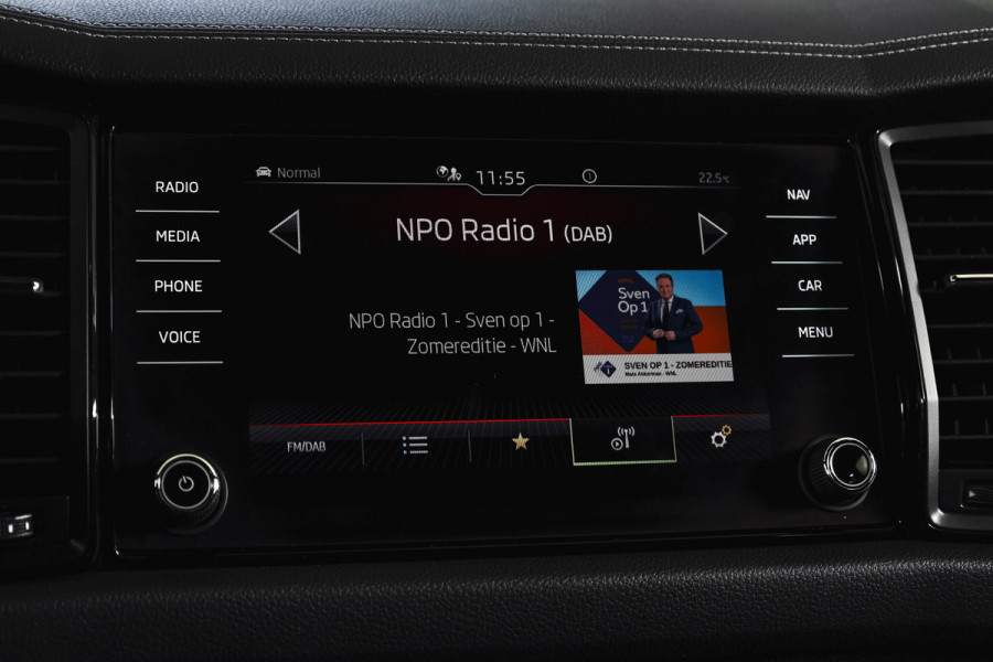 Škoda Kodiaq 1.5 TSI 150 PK Sportline Business Orig. NL | Elek. Trekhaak | Dig. Cockpit | Adapt. Cruise | Stoelverw. | PDC | Camera | NAV + App. Connect | ECC | Elek. Klep | LM 19" |