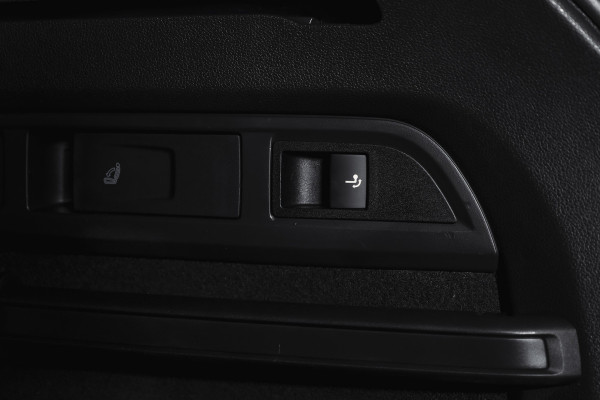 Škoda Kodiaq 1.5 TSI 150 PK Sportline Business Orig. NL | Elek. Trekhaak | Dig. Cockpit | Adapt. Cruise | Stoelverw. | PDC | Camera | NAV + App. Connect | ECC | Elek. Klep | LM 19" |