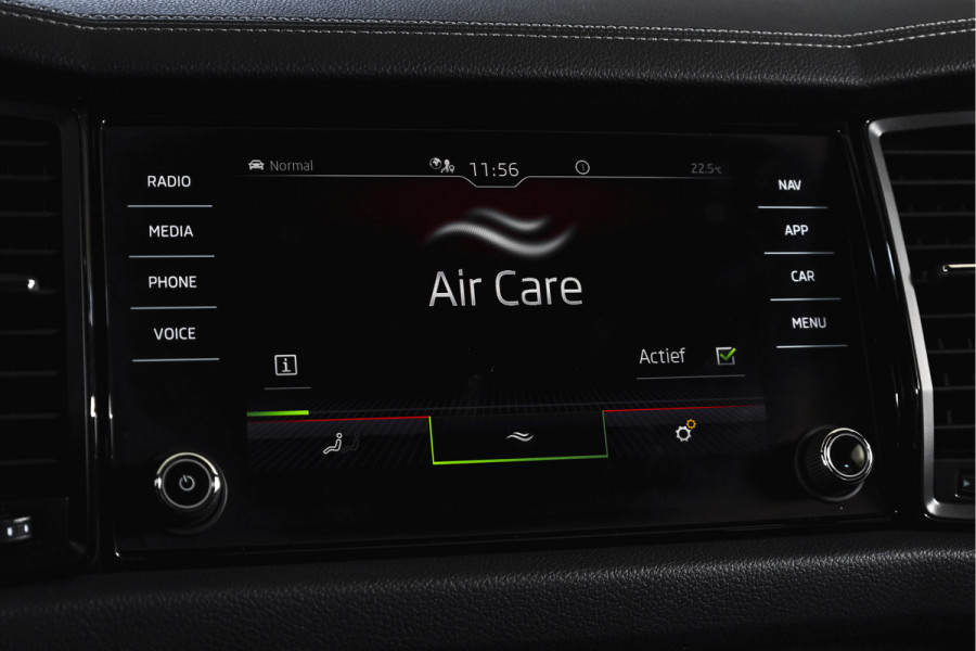 Škoda Kodiaq 1.5 TSI 150 PK Sportline Business Orig. NL | Elek. Trekhaak | Dig. Cockpit | Adapt. Cruise | Stoelverw. | PDC | Camera | NAV + App. Connect | ECC | Elek. Klep | LM 19" |