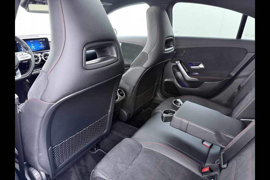 Mercedes-Benz CLA-Klasse AUT-7 AMG Business Solution Pano-dak Camera Widescreen Apple Carplay Android Auto Navi Pdc Cruise Control Stoelverwarming Privacy Glas Lmv Led DAB Licht en zichtpakket Premium pakket Dealeronderhouden 1e Eigenaar Origineel Nederlandse Auto