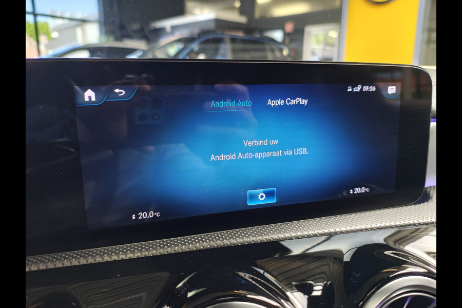 Mercedes-Benz CLA-Klasse AUT-7 AMG Business Solution Pano-dak Camera Widescreen Apple Carplay Android Auto Navi Pdc Cruise Control Stoelverwarming Privacy Glas Lmv Led DAB Licht en zichtpakket Premium pakket Dealeronderhouden 1e Eigenaar Origineel Nederlandse Auto