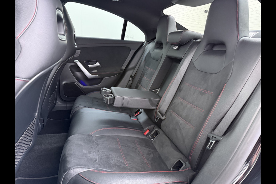 Mercedes-Benz CLA-Klasse AUT-7 AMG Business Solution Pano-dak Camera Widescreen Apple Carplay Android Auto Navi Pdc Cruise Control Stoelverwarming Privacy Glas Lmv Led DAB Licht en zichtpakket Premium pakket Dealeronderhouden 1e Eigenaar Origineel Nederlandse Auto