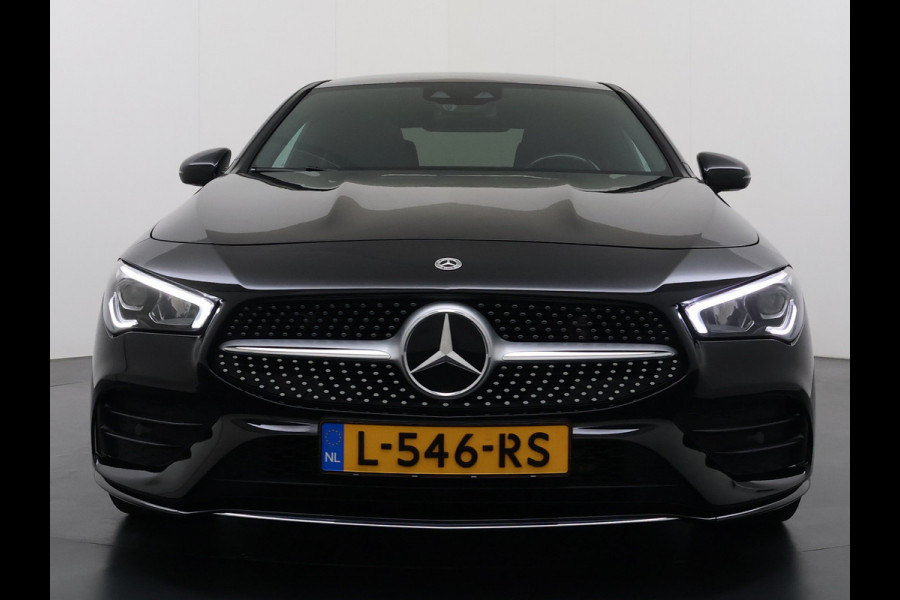 Mercedes-Benz CLA-Klasse AUT-7 AMG Business Solution Pano-dak Camera Widescreen Apple Carplay Android Auto Navi Pdc Cruise Control Stoelverwarming Privacy Glas Lmv Led DAB Licht en zichtpakket Premium pakket Dealeronderhouden 1e Eigenaar Origineel Nederlandse Auto