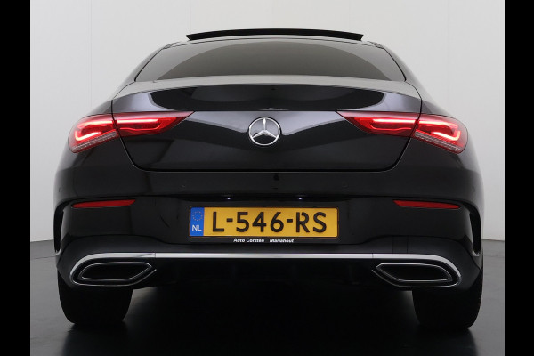 Mercedes-Benz CLA-Klasse AUT-7 AMG Business Solution Pano-dak Camera Widescreen Apple Carplay Android Auto Navi Pdc Cruise Control Stoelverwarming Privacy Glas Lmv Led DAB Licht en zichtpakket Premium pakket Dealeronderhouden 1e Eigenaar Origineel Nederlandse Auto