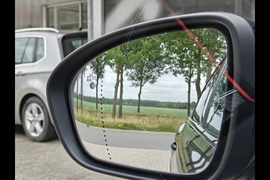 Renault Arkana 1.6 E-Tech Hybrid 145 R.S. Line / Trekhaak / Carplay / Keyless / Bose / Camera / Verw. V. stoelen & stuur / Leder / LED /