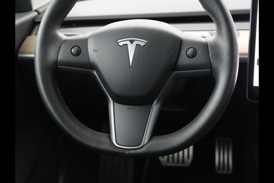 Tesla Model 3 Performance AWD 75 kWh | Traffic-Aware Cruise control | Leder | Lichtmetaal 20'' | Achterbank verwarming | Park assist | Climate control