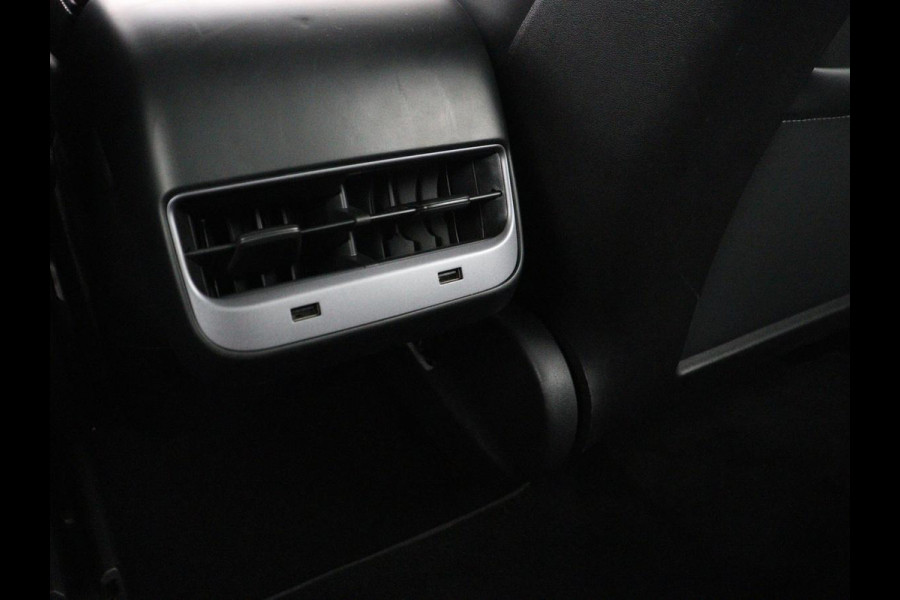 Tesla Model 3 Performance AWD 75 kWh | Traffic-Aware Cruise control | Leder | Lichtmetaal 20'' | Achterbank verwarming | Park assist | Climate control