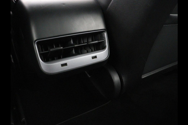 Tesla Model 3 Performance AWD 75 kWh | Traffic-Aware Cruise control | Leder | Lichtmetaal 20'' | Achterbank verwarming | Park assist | Climate control