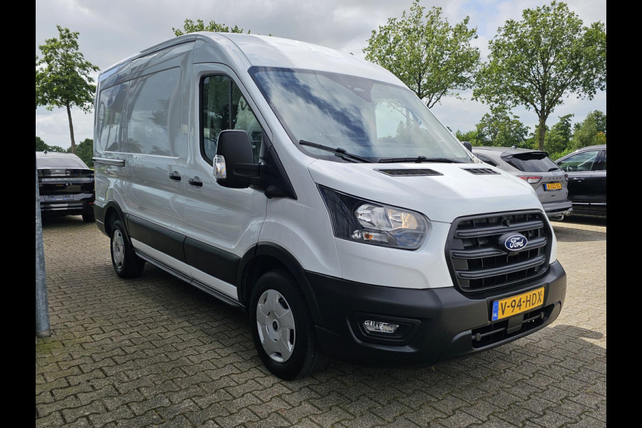 Ford Transit 310 2.0 TDCI L2H2 Trend Achteruitrijcamera | Betimmerde Laadruimte | Trekhaak | Airco | Navigatie | Adaptieve Cruise Control | Stoelverwarming etc.