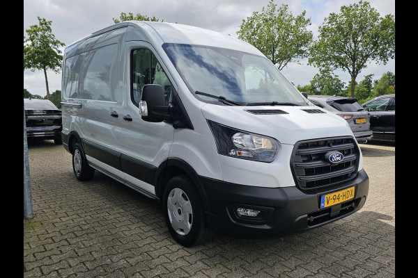 Ford Transit 310 2.0 TDCI L2H2 Trend Achteruitrijcamera | Betimmerde Laadruimte | Trekhaak | Airco | Navigatie | Adaptieve Cruise Control | Stoelverwarming etc.