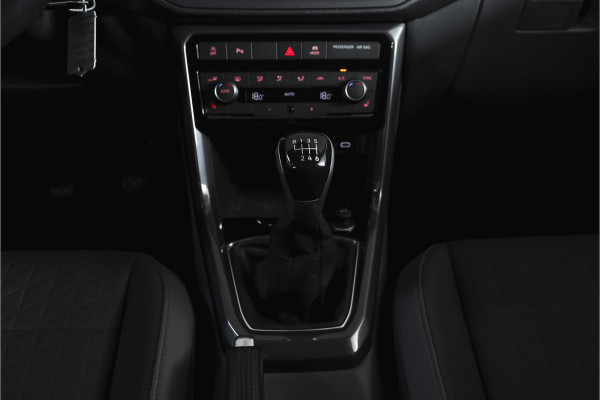 Volkswagen T-Cross 1.0 TSI 116 PK Style | Beats | Dig. Cockpit | Adapt. Cruise | Stoelverw. | PDC | Camera | NAV + App. Connect | ECC | Trekhaak | LM 17" |