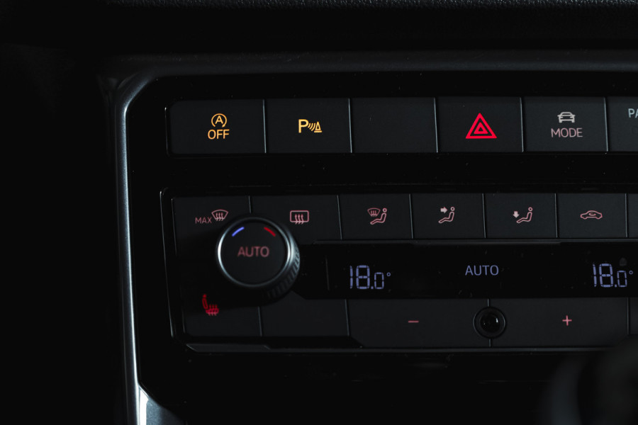 Volkswagen T-Cross 1.0 TSI 116 PK Style | Beats | Dig. Cockpit | Adapt. Cruise | Stoelverw. | PDC | Camera | NAV + App. Connect | ECC | Trekhaak | LM 17" |