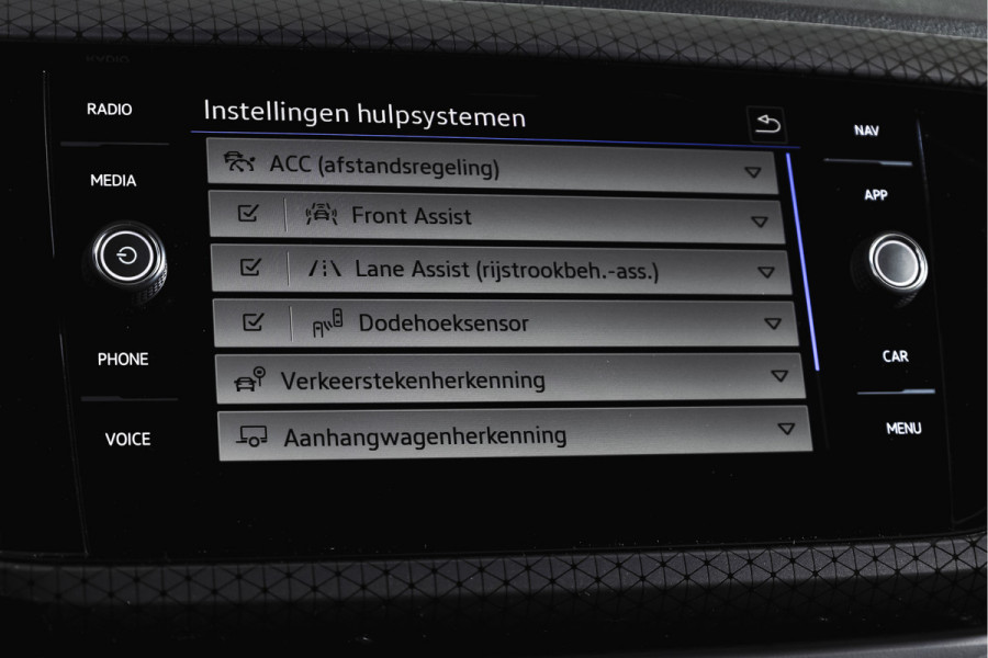 Volkswagen T-Cross 1.0 TSI 116 PK Style | Beats | Dig. Cockpit | Adapt. Cruise | Stoelverw. | PDC | Camera | NAV + App. Connect | ECC | Trekhaak | LM 17" |