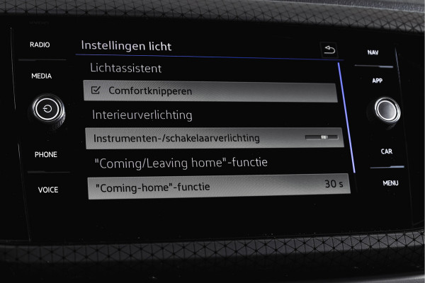 Volkswagen T-Cross 1.0 TSI 116 PK Style | Beats | Dig. Cockpit | Adapt. Cruise | Stoelverw. | PDC | Camera | NAV + App. Connect | ECC | Trekhaak | LM 17" |
