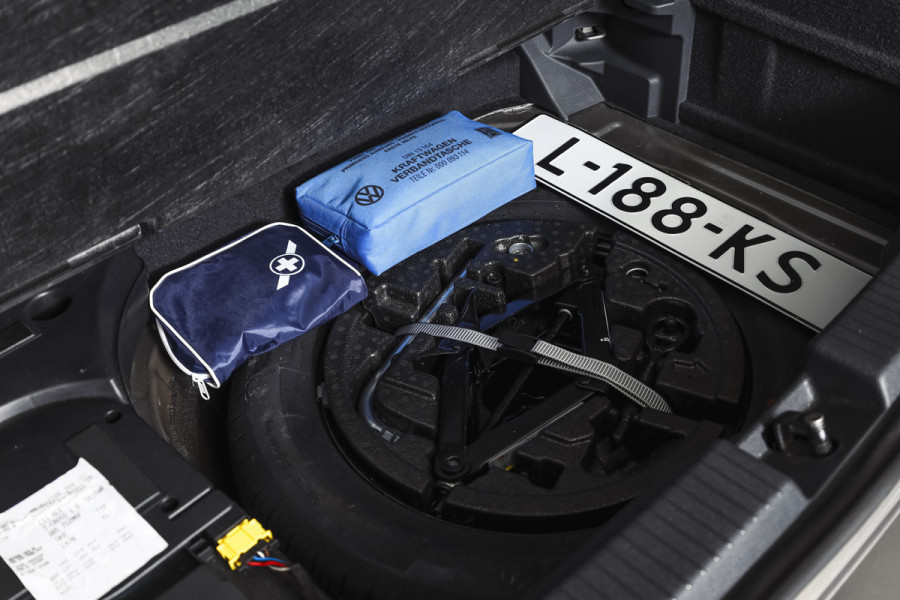 Volkswagen T-Cross 1.0 TSI 116 PK Style | Beats | Dig. Cockpit | Adapt. Cruise | Stoelverw. | PDC | Camera | NAV + App. Connect | ECC | Trekhaak | LM 17" |