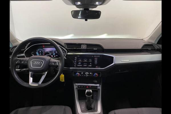 Audi Q3 45 TFSI e S-tronic Navigatie Apple Carplay Android Auto Parkeersensoren Cruise Control Elektrische achterklep Virtual Cockpit Climate Control Lichtmetalen velgen