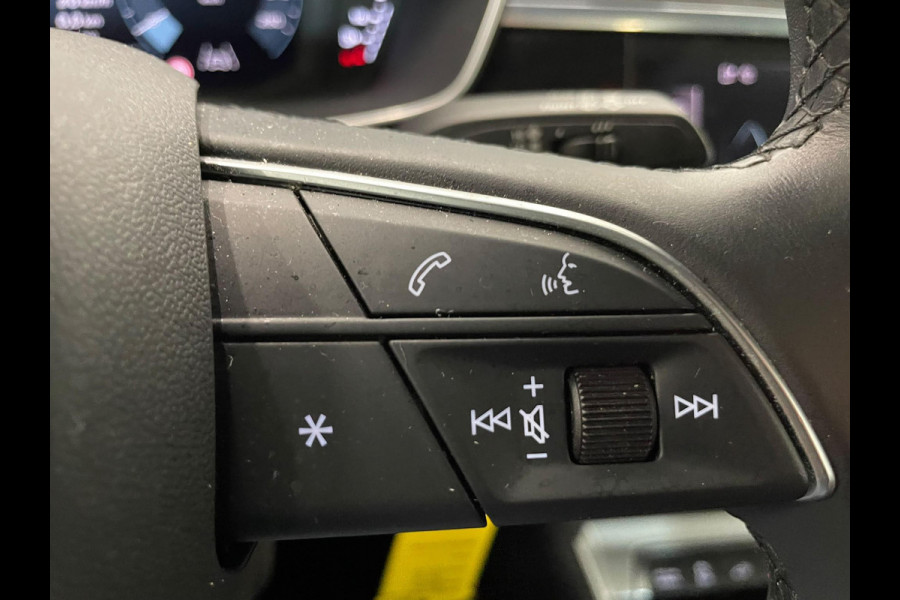 Audi Q3 45 TFSI e S-tronic Navigatie Apple Carplay Android Auto Parkeersensoren Cruise Control Elektrische achterklep Virtual Cockpit Climate Control Lichtmetalen velgen