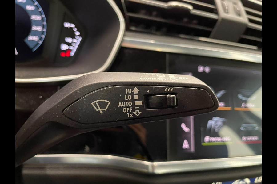 Audi Q3 45 TFSI e S-tronic Navigatie Apple Carplay Android Auto Parkeersensoren Cruise Control Elektrische achterklep Virtual Cockpit Climate Control Lichtmetalen velgen
