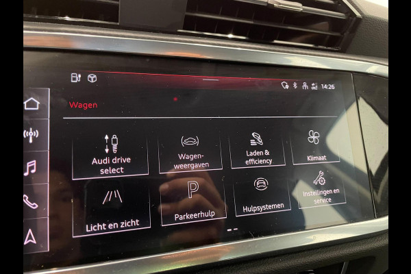 Audi Q3 45 TFSI e S-tronic Navigatie Apple Carplay Android Auto Parkeersensoren Cruise Control Elektrische achterklep Virtual Cockpit Climate Control Lichtmetalen velgen