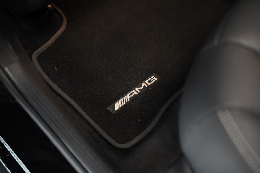 Mercedes-Benz EQC 400 4MATIC AMG Line 80 kWh LED Stoelverw (voor+achter) Widescreen ACC