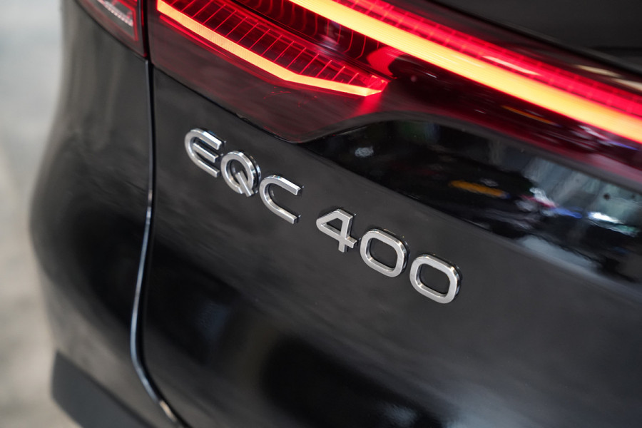 Mercedes-Benz EQC 400 4MATIC AMG Line 80 kWh LED Stoelverw (voor+achter) Widescreen ACC