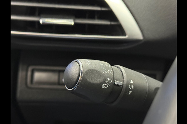 Peugeot 3008 1.2 131pk GT Black Pack Aut. | Bj. 2022 | 1e Eigenaar | Trekhaak | Matrix LED