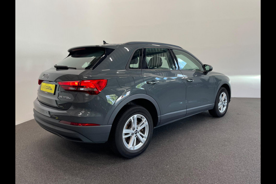 Audi Q3 45 TFSI e S-tronic Navigatie Apple Carplay Android Auto Parkeersensoren Cruise Control Elektrische achterklep Virtual Cockpit Climate Control Lichtmetalen velgen