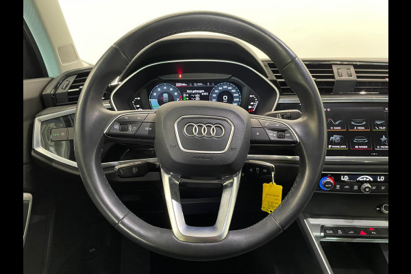 Audi Q3 45 TFSI e S-tronic Navigatie Apple Carplay Android Auto Parkeersensoren Cruise Control Elektrische achterklep Virtual Cockpit Climate Control Lichtmetalen velgen