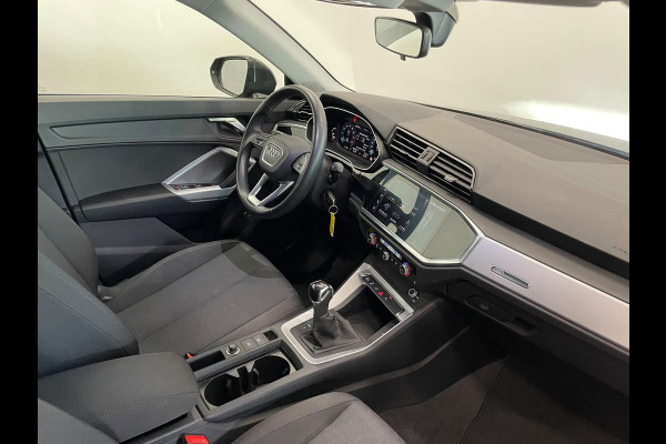 Audi Q3 45 TFSI e S-tronic Navigatie Apple Carplay Android Auto Parkeersensoren Cruise Control Elektrische achterklep Virtual Cockpit Climate Control Lichtmetalen velgen