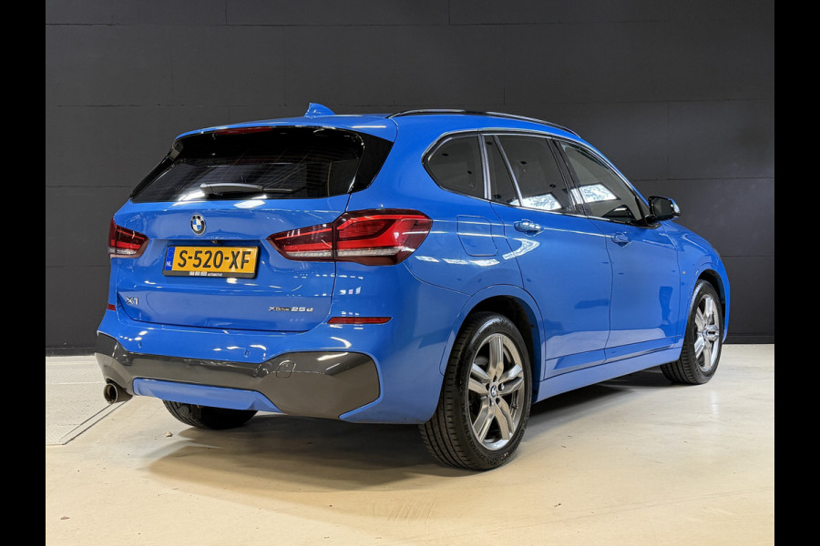 BMW X1 xDrive25e High Executive | M-pakket | Camera | Afn. trekhaak | Leder | Sfeerverlichting | Full LED