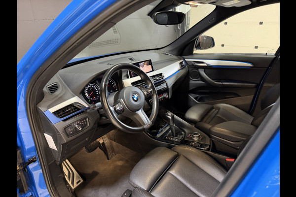 BMW X1 xDrive25e High Executive | M-pakket | Camera | Afn. trekhaak | Leder | Sfeerverlichting | Full LED